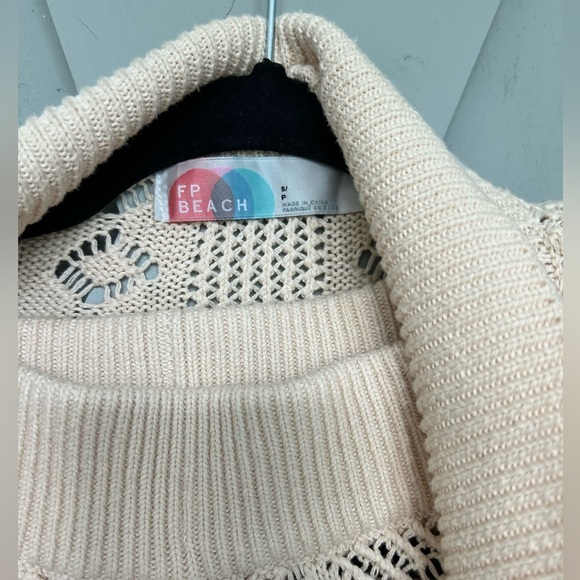 Free People Beach Set (small) - Picture 6 of 9